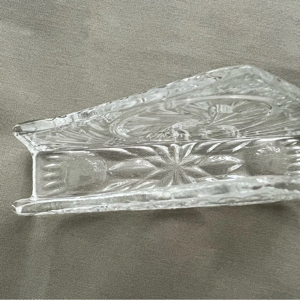 Vintage American Cut Clear Glass Pinwheel Cut Pattern Napkin Holder EXCELLENT